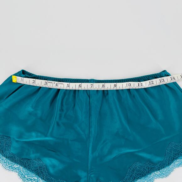 Victoria's Secret Women's Green Satin Sleep Shorts/Boxers with Lace - Size S NWT - Picture 10 of 10